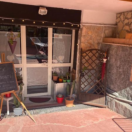 Tabor 1 Garden & Parking Apartman Nápoly Kültér fotó