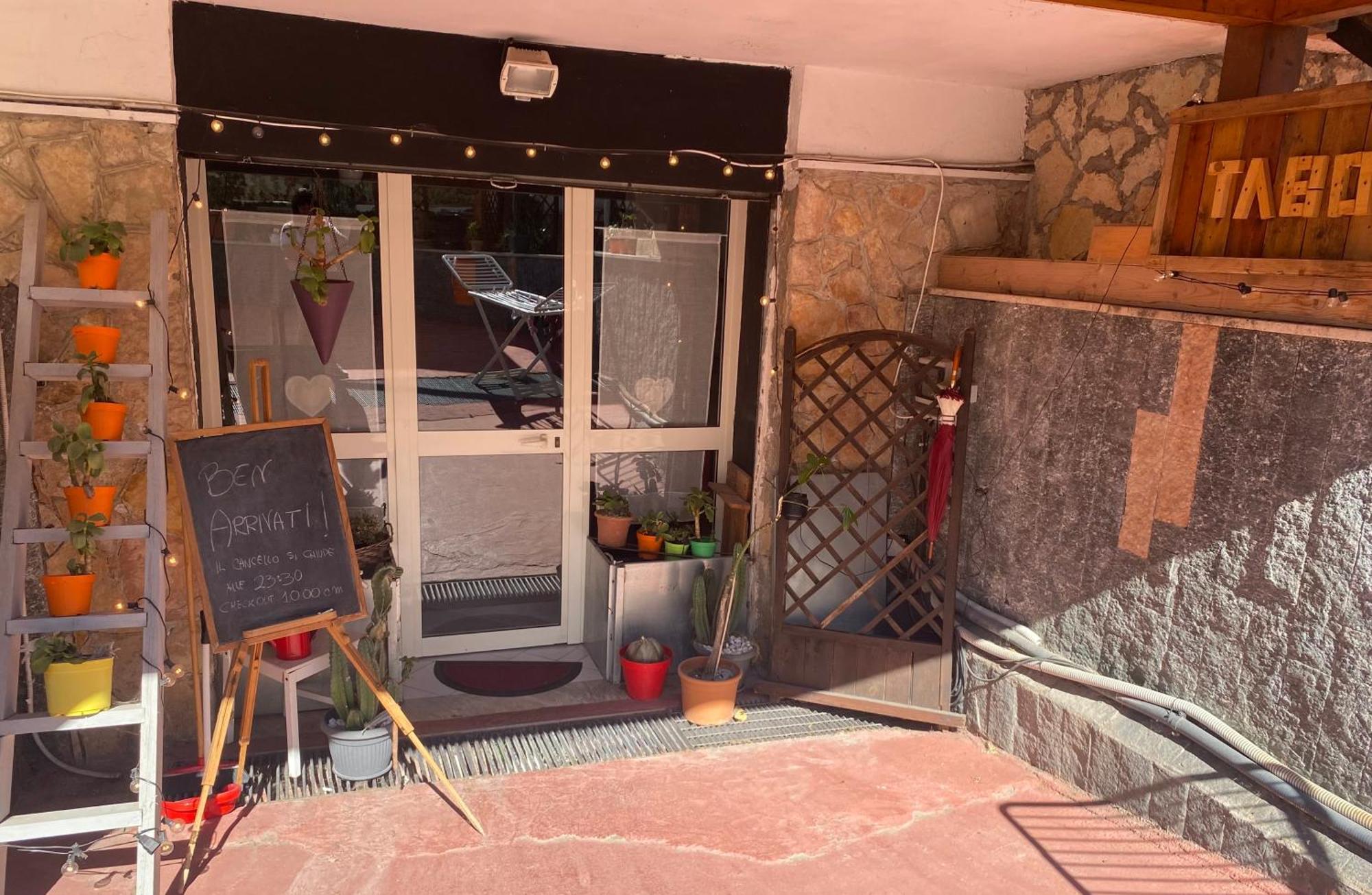 Tabor 1 Garden & Parking Apartman Nápoly Kültér fotó