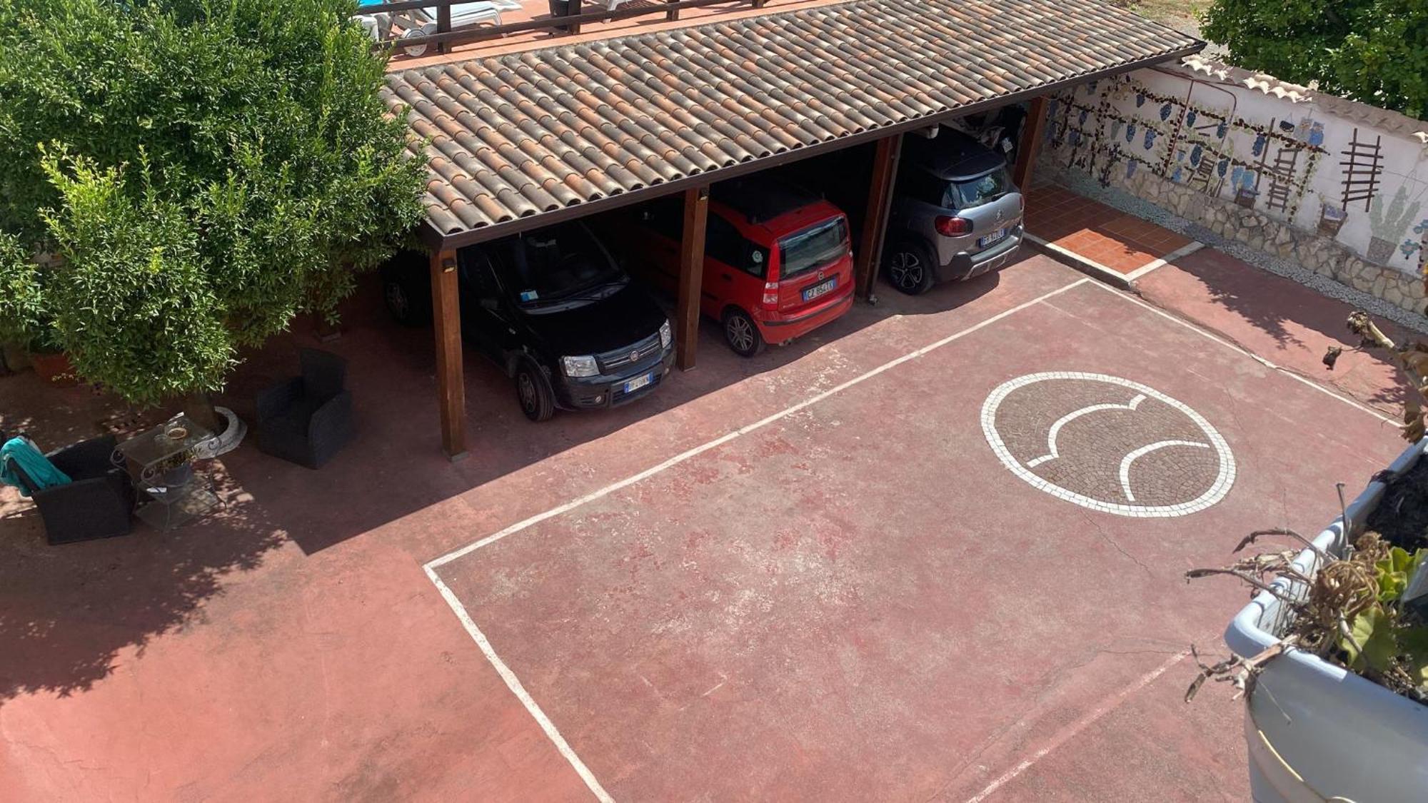 Tabor 1 Garden & Parking Apartman Nápoly Kültér fotó