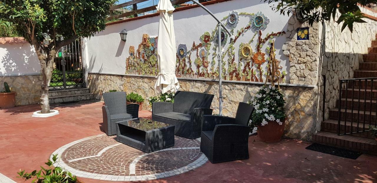 Tabor 1 Garden & Parking Apartman Nápoly Kültér fotó
